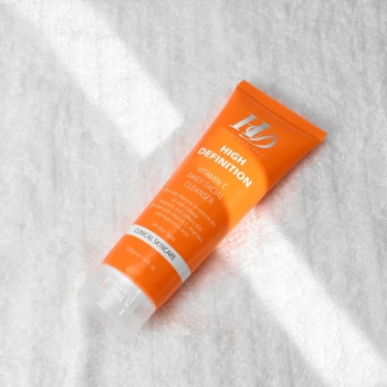 HD Vitamin C Daily Facial Cleanser - Image 2