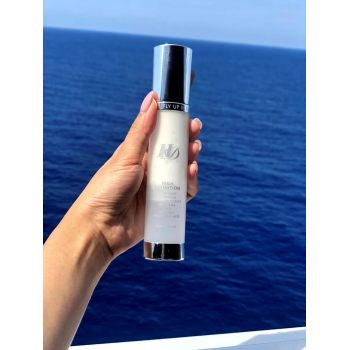 HD Ultra-Light Hydrating Sunscreen Essence SPF50 - Image 3